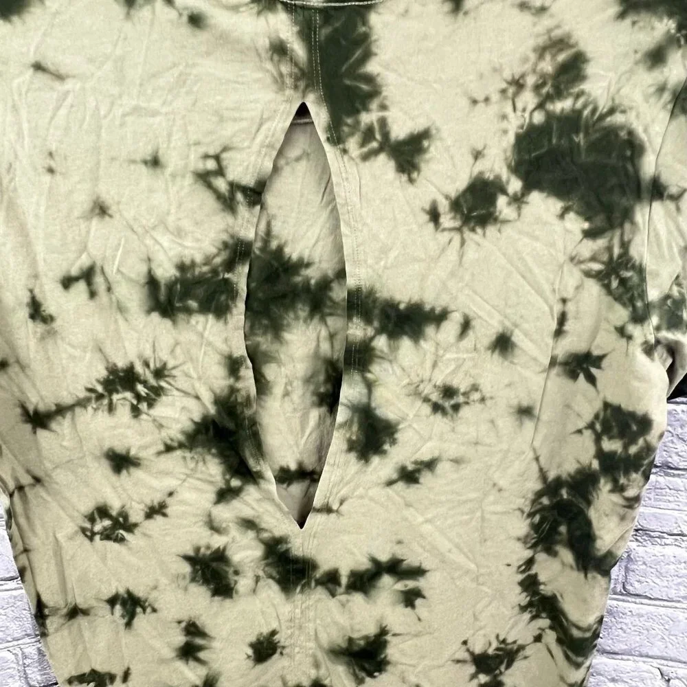 Pink Victoria's Secret Green Tie Dye Spell Out T Shirt Size Small - Picture 4 of 5